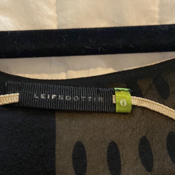 Beautiful Leifsdottir silk dress- size 6, worn once- bought at Anthropologie - Picture 6 of 8